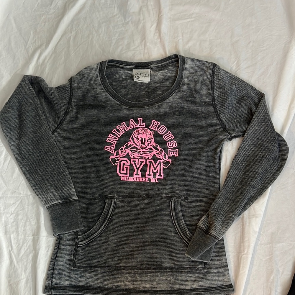 Zen Gray Pullover with Front Pocket Print-Animal House Gym Milwaukee size M